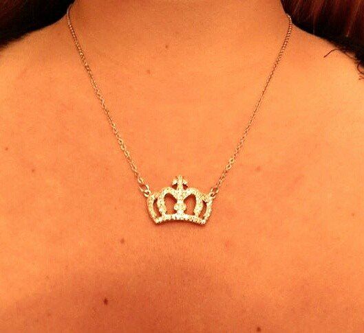 Colar de coroa em strass grande
