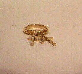 Esgotado! - Anel penduricalhos em cruz com strass